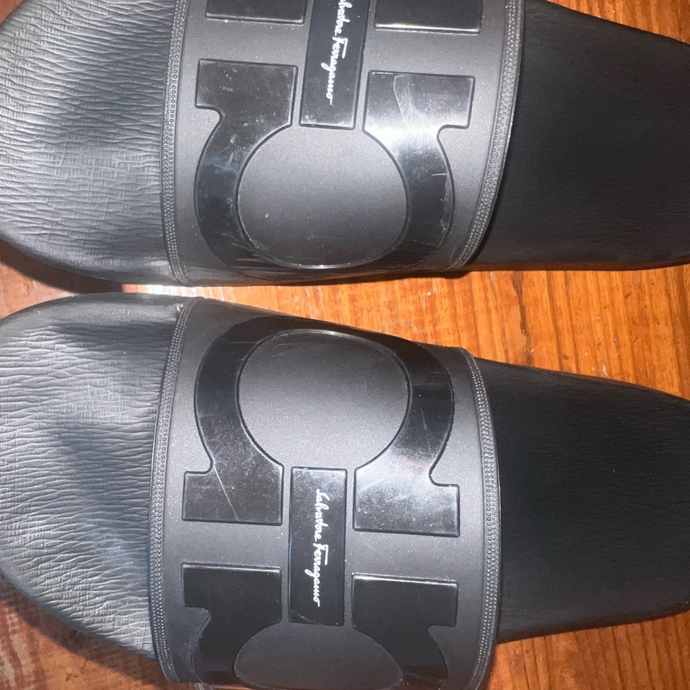 Salvatore Ferragamo Black Logo Slides - Picture 3 of 4